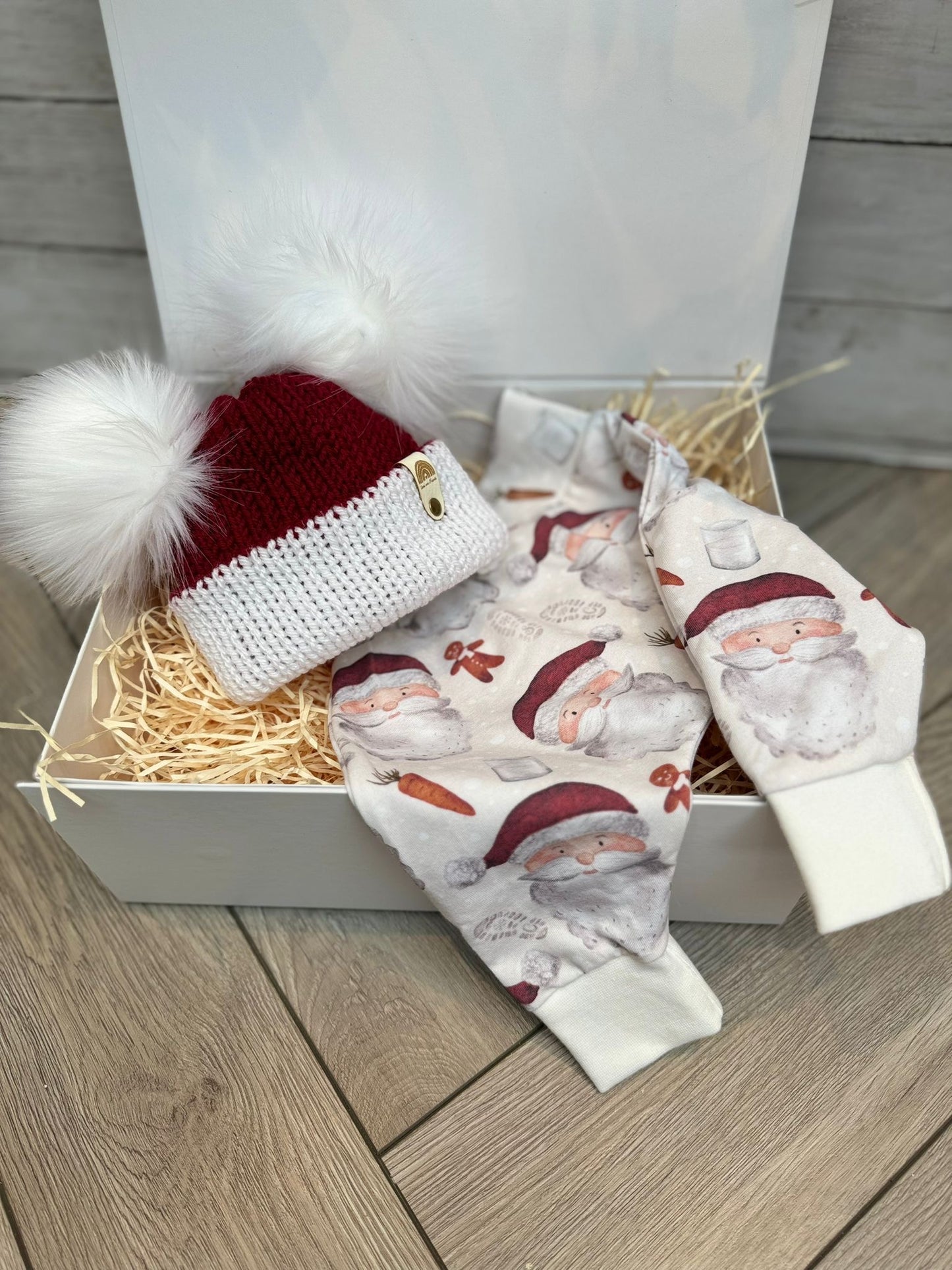 New Arrival - Santa’s Snacks harem Leggings & Santa double-pom beanie