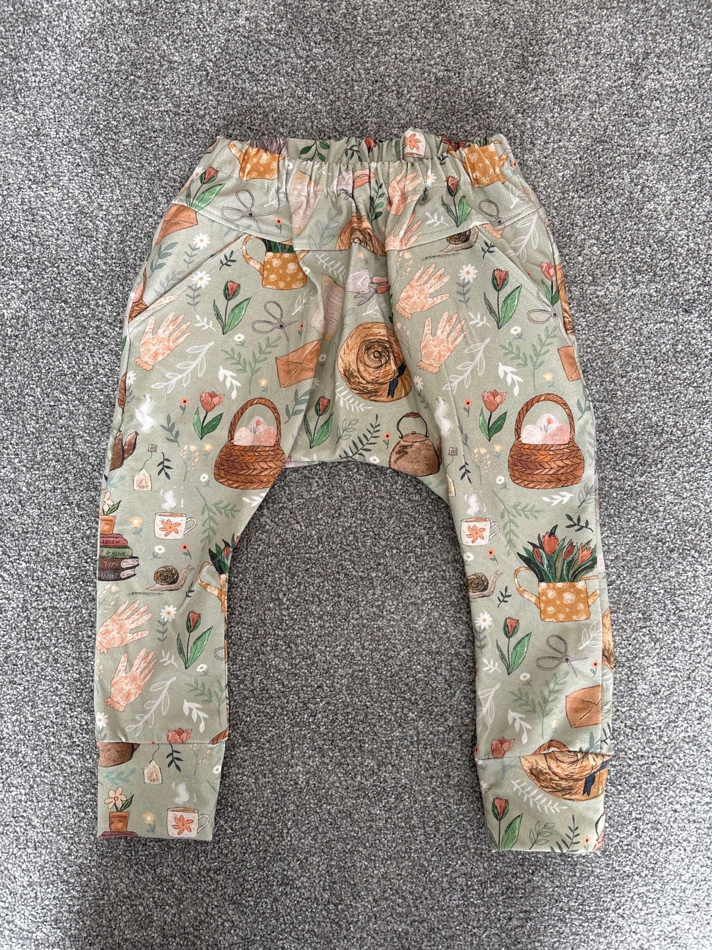 2-3yr Spring bunny pocket leggings