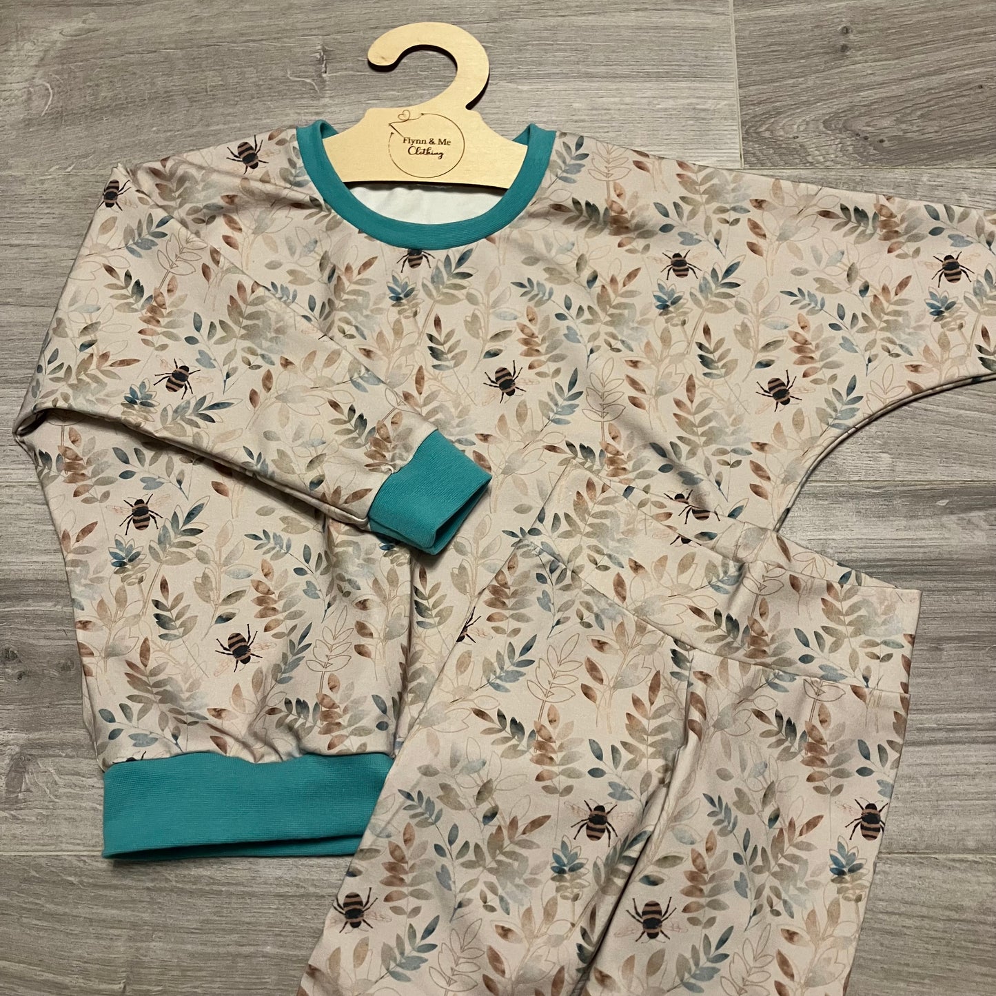 Bees & Leaves Lounge Jumper